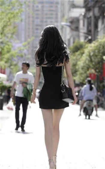 女性朋友欠我钱以身抵债