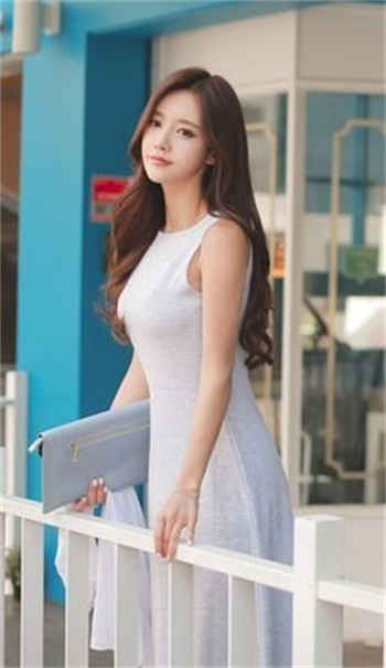20小伙与60大妈地铁