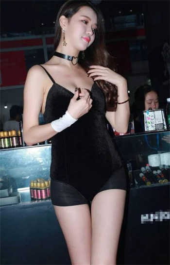 蝴蝶结群曝光