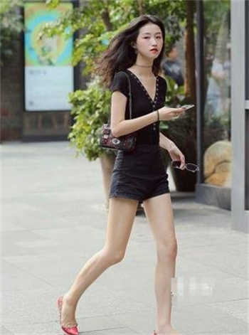 女主角叫宋绯烟男主叫千羽