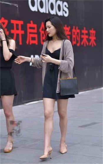 50万买车女销售