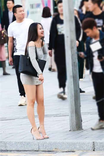 农场主的三个女儿2集