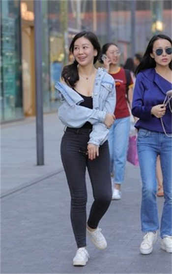 我和隔壁女邻居疯狂