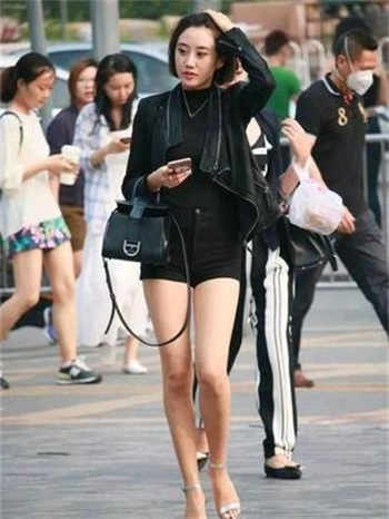 蒙面会所遇到妈妈