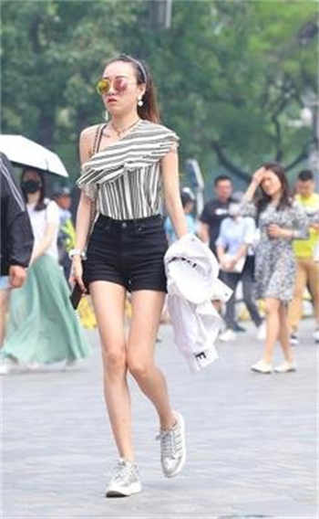 活佛济公之九尾狐穿越