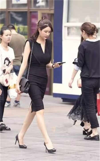 蛇王缠身竟然有两根