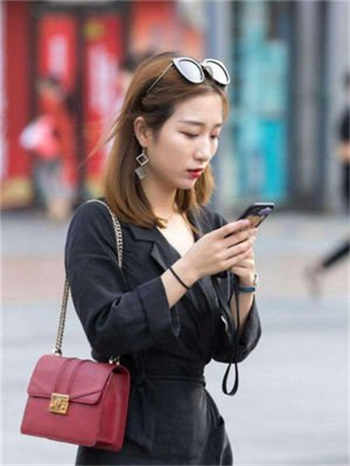 兔子大佬尾巴藏好微博