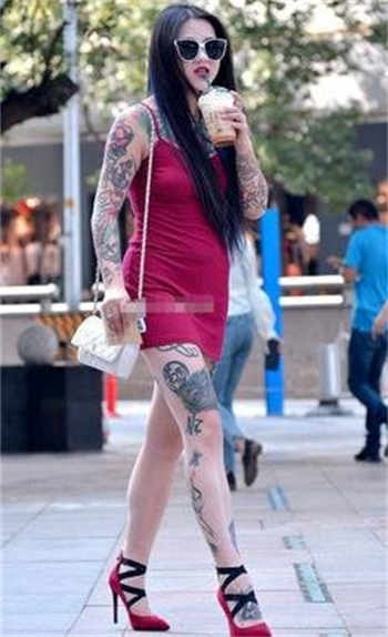 女子停车场大小便