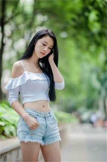 被学校保安窥视的优等生